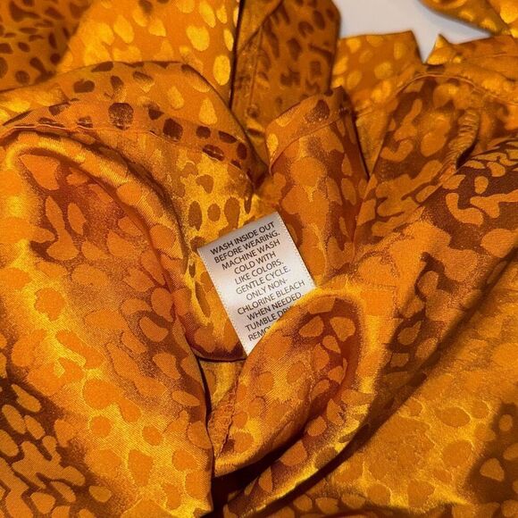 Candie’s Gold Satin Button Down Long Sleeve Blouse Size Large - Picture 12 of 12